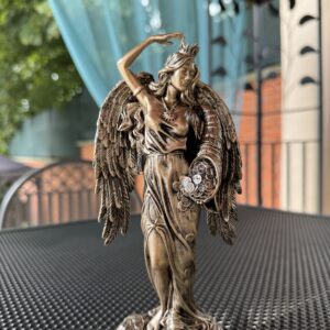 Boginja bogatstva sa krilima